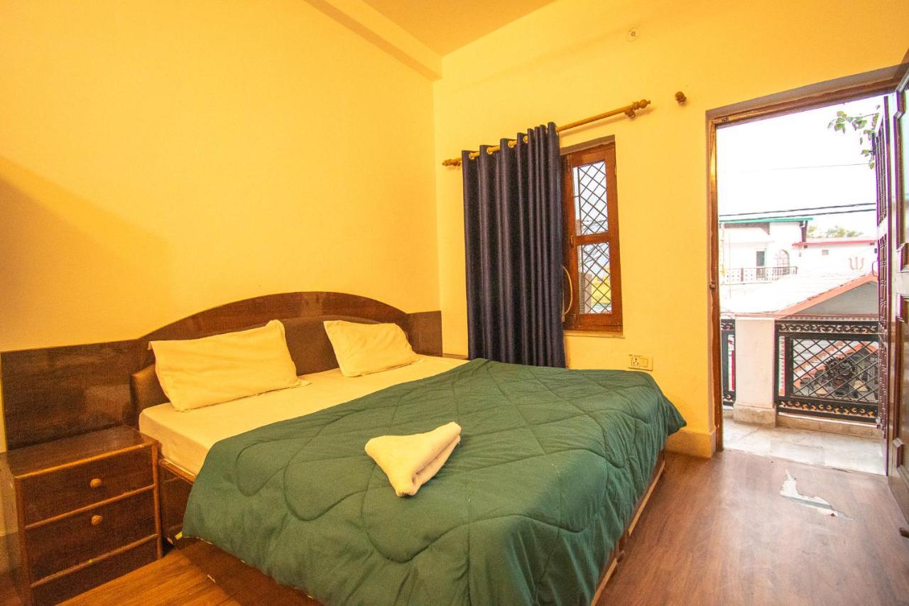 Unplan By Tatsat Hostel Rishikesh Bagian luar foto